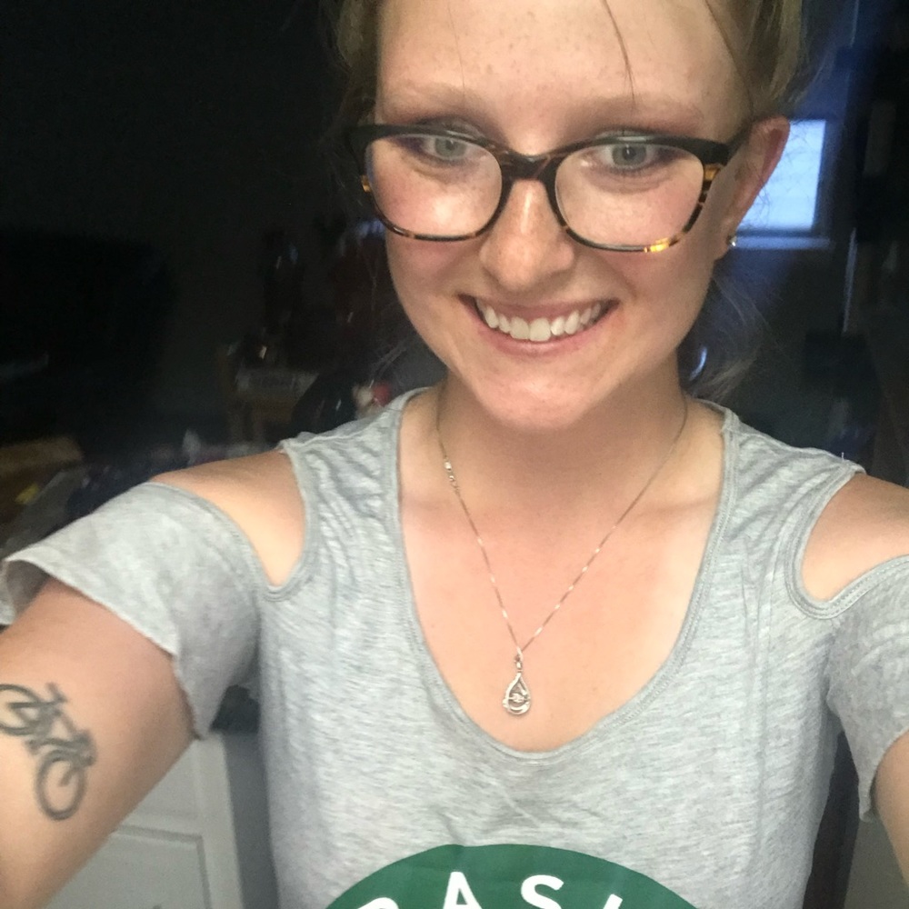 Meet your Posher, Kayla